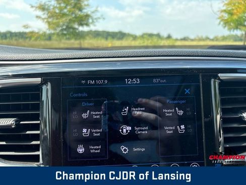 Used 2019 Chrysler Pacifica Limited w/ Tire & Wheel Group FWD image 33