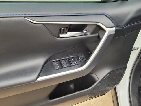 Used 2022 Toyota RAV4 XSE AWD/4WD image 21