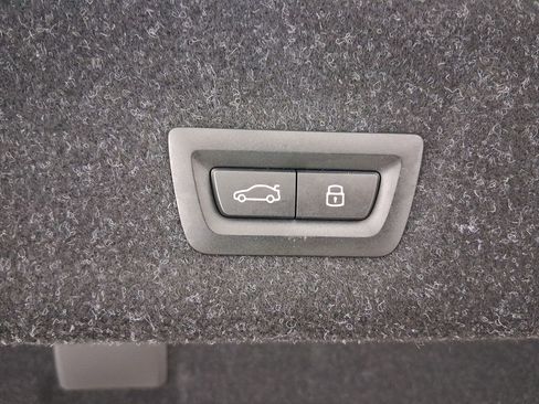 Certified 2025 BMW 330i Sedan image 29