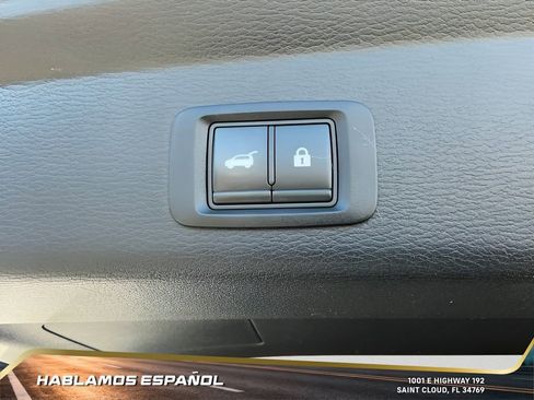 Used 2022 Mitsubishi Outlander SE image 23