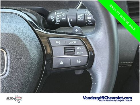 Used 2025 Honda Pilot Touring image 14