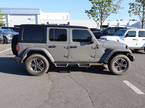 Used 2023 Jeep Wrangler Unlimited Sahara AWD/4WD image 22