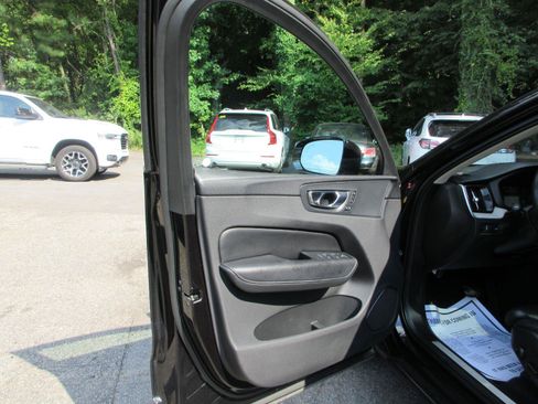 Used 2018 Volvo XC60 T5 Inscription w/ Convenience Package AWD/4WD image 10