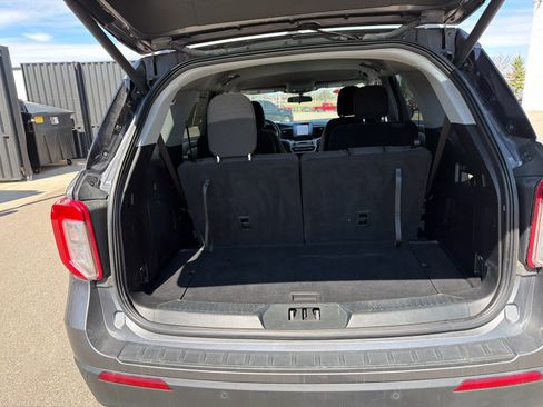 Used 2021 Ford Explorer XLT AWD/4WD image 5