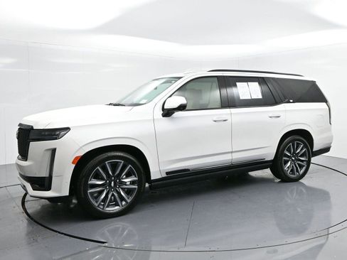 Certified 2024 Cadillac Escalade Sport Platinum w/ LPO, Floor Liner Package image 3