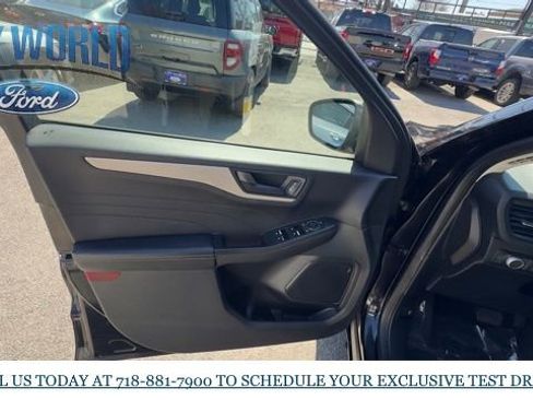 Certified 2022 Ford Escape SE w/ Convenience Package AWD/4WD image 6