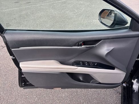 Used 2019 Toyota Camry LE image 14
