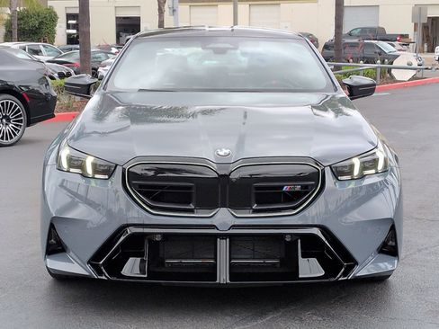 Used 2025 BMW M5 w/ Carbon Package AWD/4WD image 3