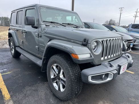 Used 2021 Jeep Wrangler Unlimited Sahara image 2