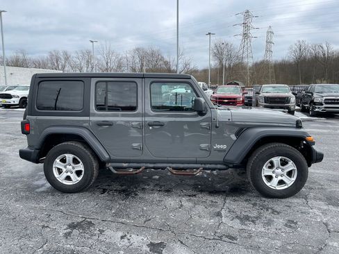 Used 2019 Jeep Wrangler Unlimited Sport S image 4