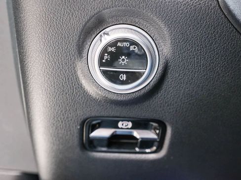 Used 2023 Mercedes-Benz C 300 Sedan image 30