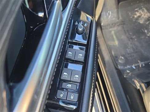 Used 2024 Jeep Wagoneer L Series II w/ Flexible Seating Group image 14