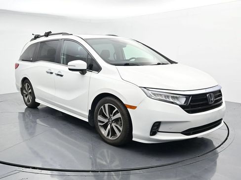 Used 2023 Honda Odyssey Touring image 2