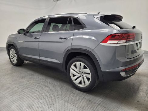 Used 2020 Volkswagen Atlas Cross Sport SE image 3