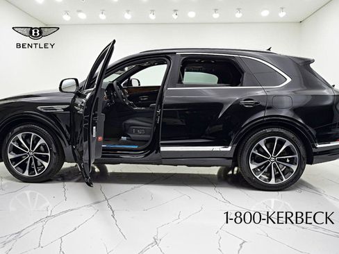 Certified 2021 Bentley Bentayga Plug-In Hybrid AWD/4WD image 8