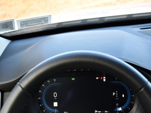 Certified 2025 Volvo XC90 B5 Plus image 19