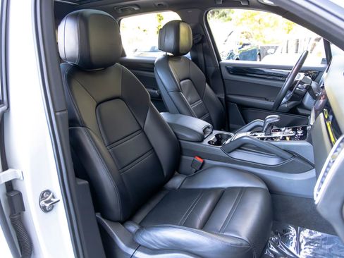 Certified 2021 Porsche Cayenne AWD/4WD image 61