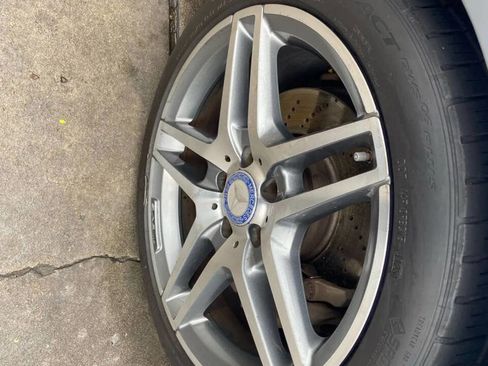 Used 2015 Mercedes-Benz E 400 Sedan w/ Driver Assistance Package image 18