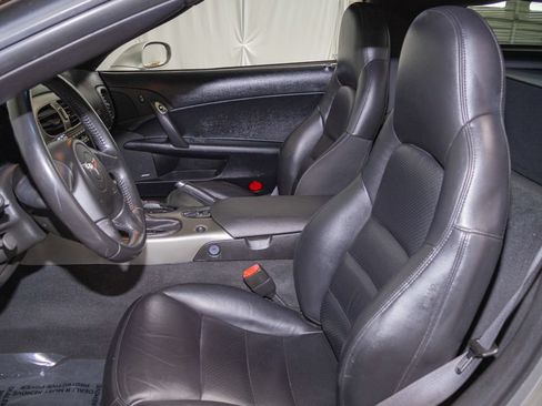 Used 2005 Chevrolet Corvette Coupe w/ Preferred Equipment Group RWD image 12