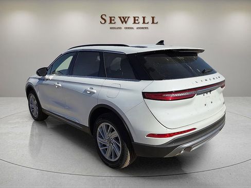 New 2026 Lincoln Corsair Premiere image 3