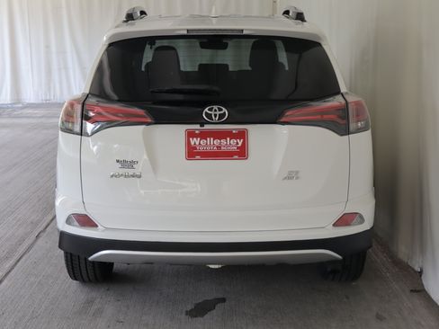 Used 2018 Toyota RAV4 SE w/ Power Extra Value Package AWD/4WD image 26