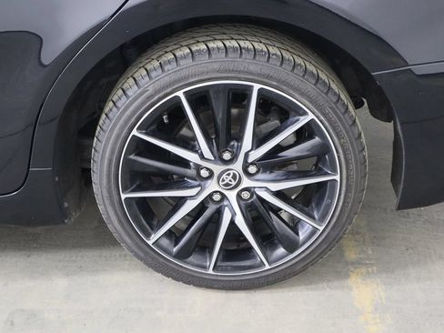 Used 2021 Toyota Camry SE w/ Convenience Package FWD image 41
