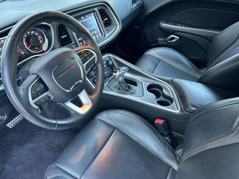 Used 2018 Dodge Challenger SXT Plus RWD image 9