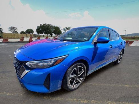 Used 2024 Nissan Sentra SV FWD image 5