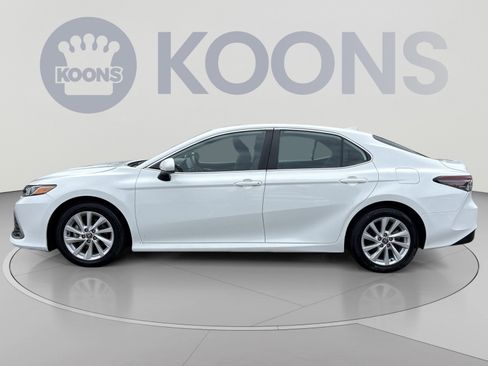 Used 2024 Toyota Camry LE FWD image 2
