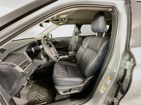 Used 2025 Mitsubishi Outlander SEL AWD/4WD image 23