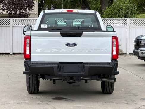 New 2026 Ford F250 XL w/ F-250 >10K GVWR Package image 4