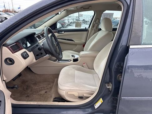 Used 2009 Chevrolet Impala LT image 12