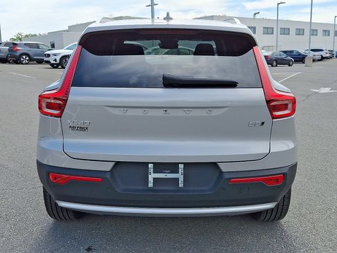 Certified 2025 Volvo XC40 B5 Core image 5