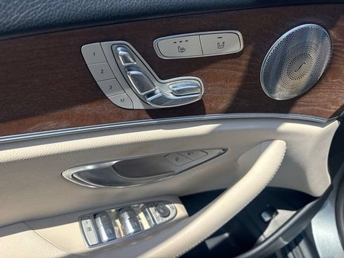 Used 2017 Mercedes-Benz E 300 4MATIC image 11