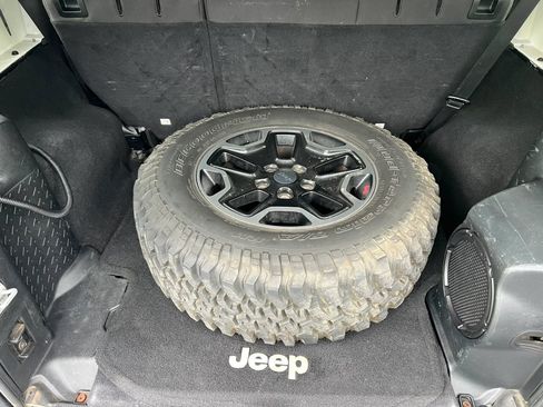 Used 2014 Jeep Wrangler Unlimited Sahara w/ Dual Top Group AWD/4WD image 11