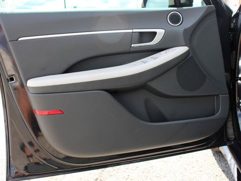 Used 2025 Hyundai Sonata SEL FWD image 13