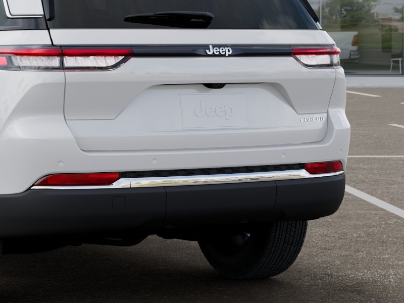 New 2027 Jeep Grand Cherokee Laredo RWD image 13