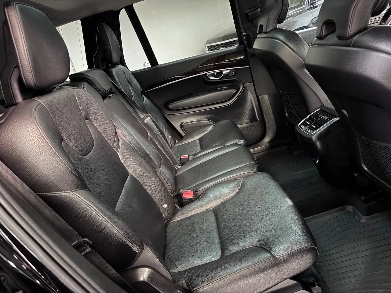 Used 2019 Volvo XC90 T6 Momentum w/ Advanced Package AWD/4WD image 18