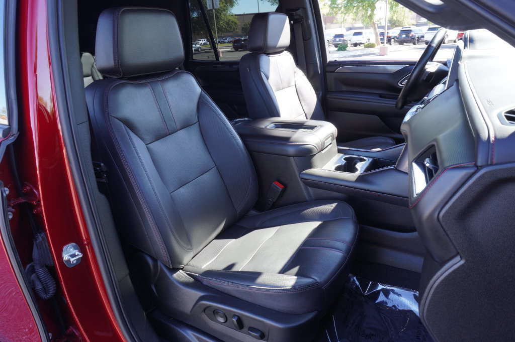 Used 2023 Chevrolet Tahoe RST w/ Luxury Package AWD/4WD image 17