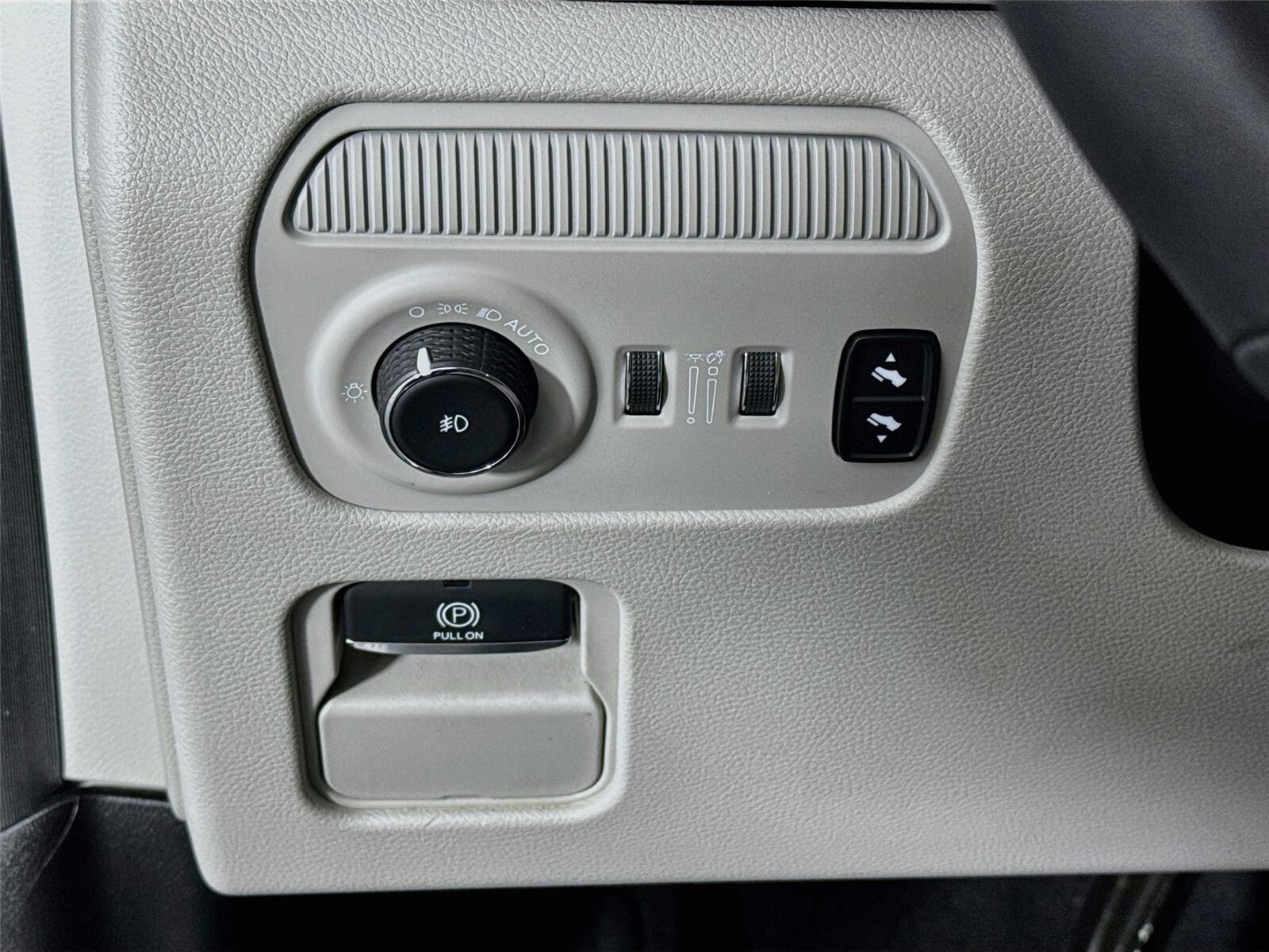 Used 2022 Jeep Grand Wagoneer Series I AWD/4WD image 10