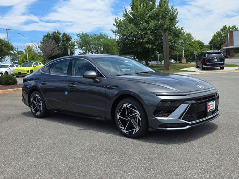 New 2026 Hyundai Sonata SEL FWD image 2