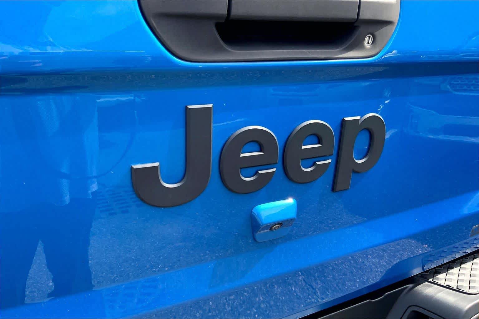 Used 2020 Jeep Gladiator Sport w/ Quick Order Package 23S AWD/4WD image 27
