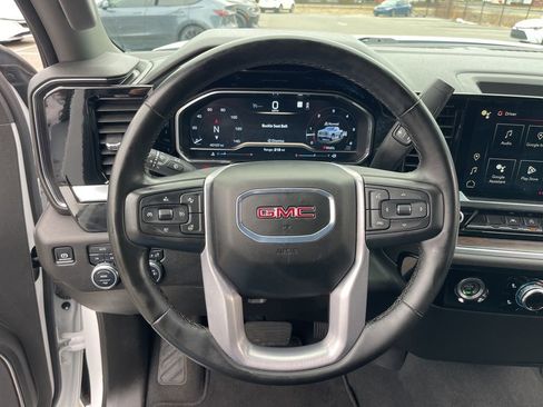 Used 2024 GMC Sierra 1500 SLT image 15