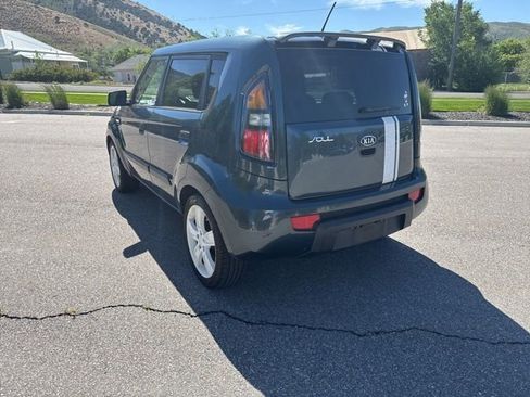 Used 2010 Kia Soul + w/ Denim Special Edition Pkg FWD image 5