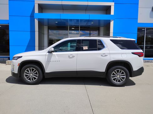 Used 2023 Chevrolet Traverse LT FWD image 6
