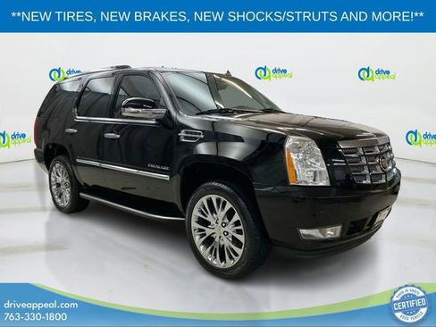 Used 2014 Cadillac Escalade Luxury image 3