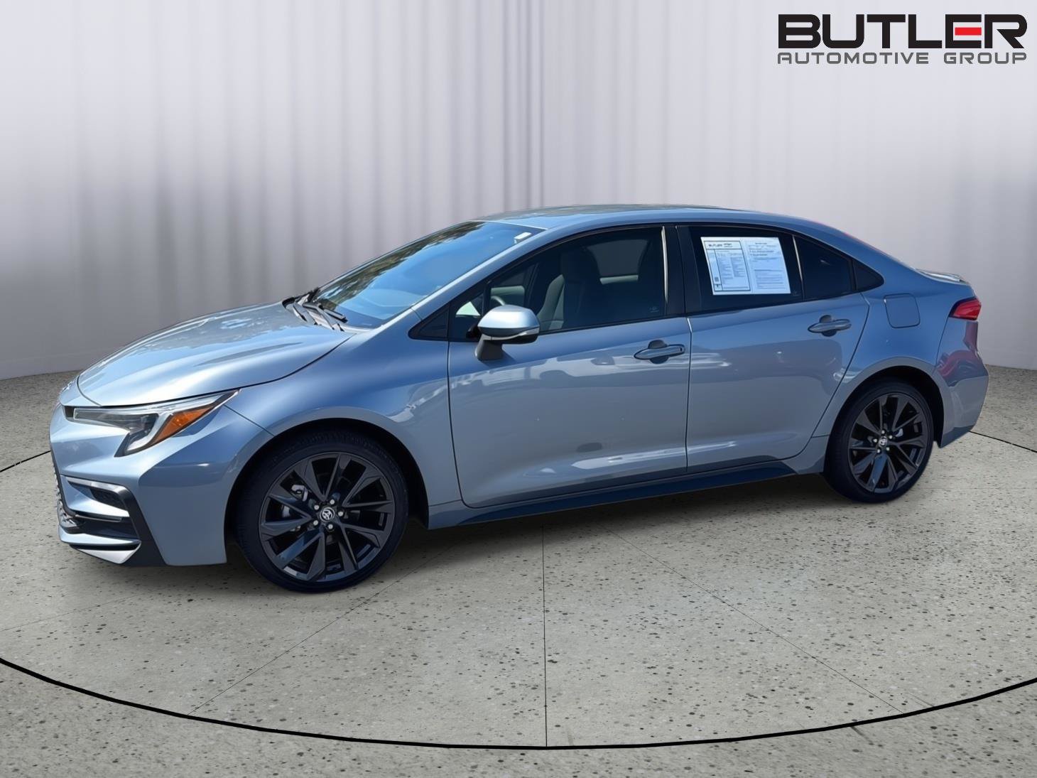Used 2023 Toyota Corolla SE FWD image 3