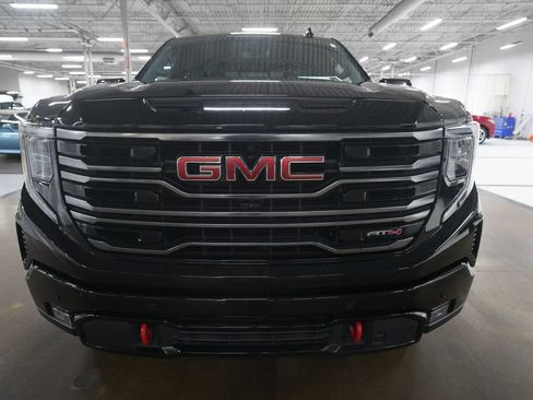 Certified 2025 GMC Sierra 1500 AT4 w/ AT4 Premium Package AWD/4WD image 21
