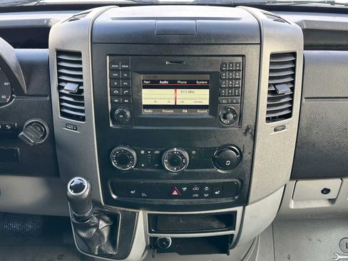 Used 2016 Freightliner Sprinter 2500 image 24