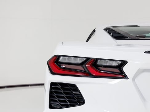 Used 2021 Chevrolet Corvette Stingray Preferred Cpe w/ Engine Appearance Package image 56